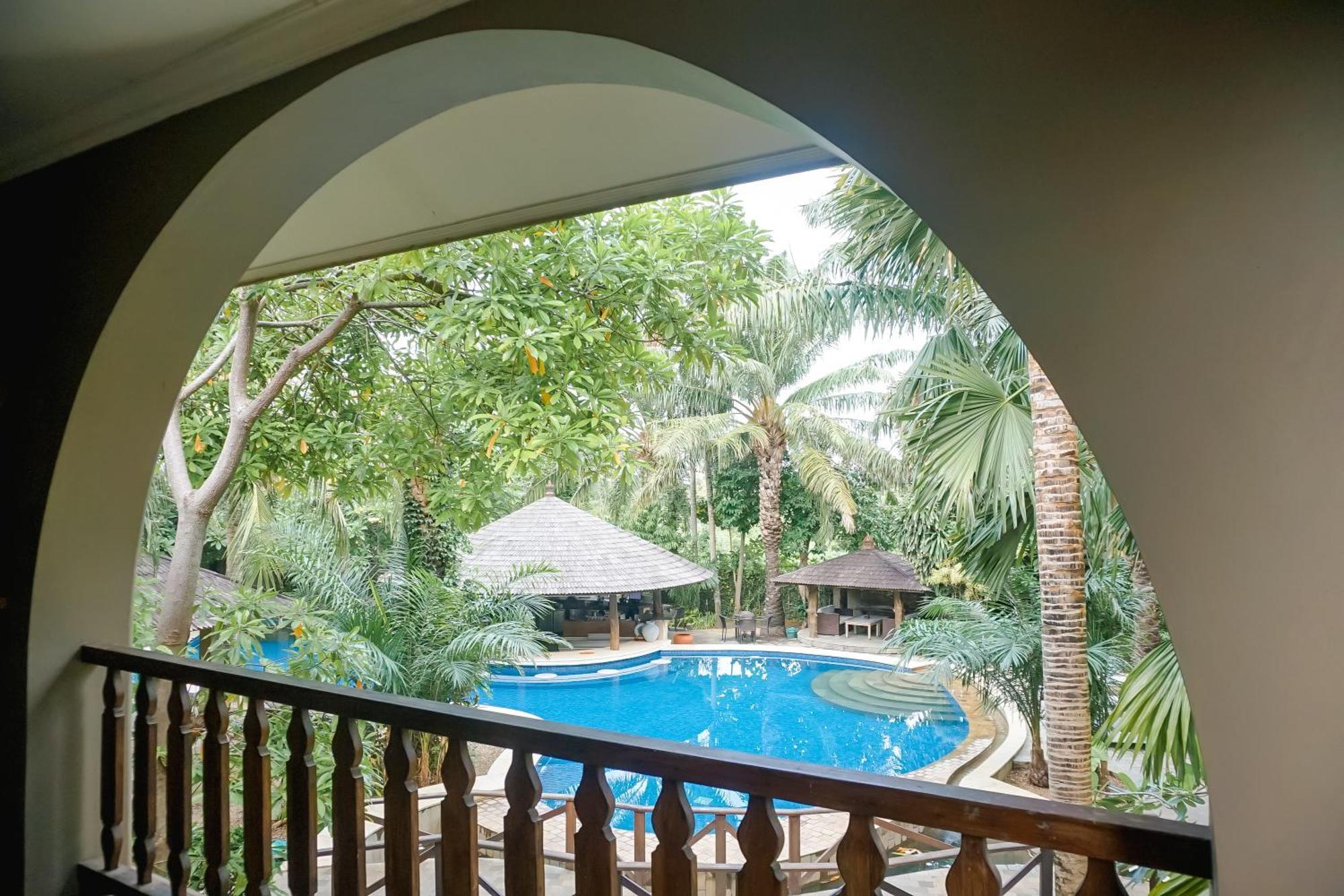 Coconut Lodge Resort Jepara Exterior foto